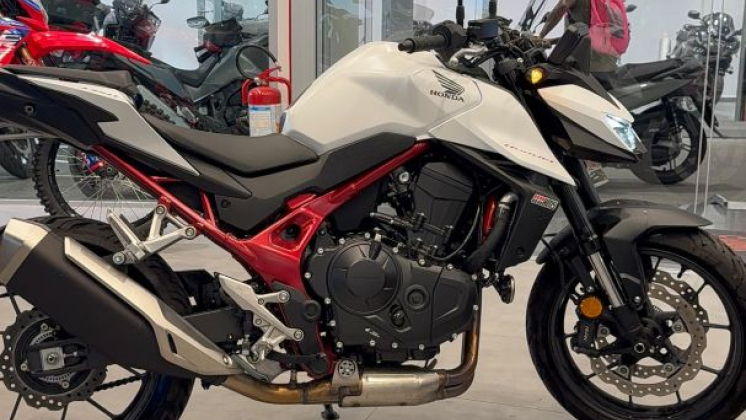 Honda - HORNET 750