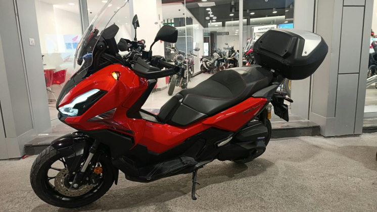 Honda - ADV350